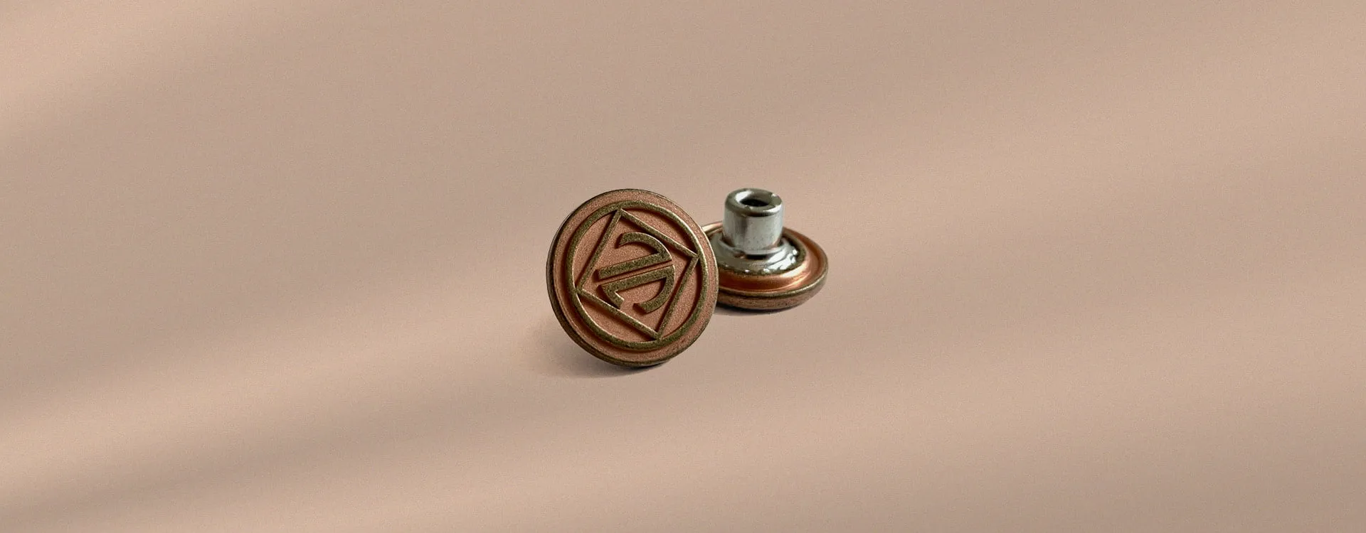 Custom jeans buttons for garments Custom jeans buttons for denim